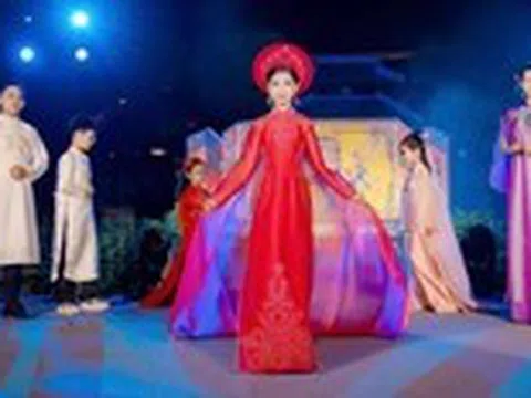 Giải mã hiện tượng du khách đổ đến Huế, Đà Nẵng
