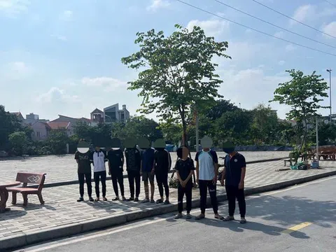 Khởi tố 4 thanh, thiếu niên dùng hơi cay, gậy bóng chày đánh nhau