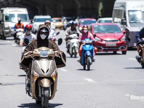 Nắng nóng gay gắt, bác sĩ cảnh báo nguy cơ đột quỵ, sốc nhiệt và sai lầm khi chống nóng