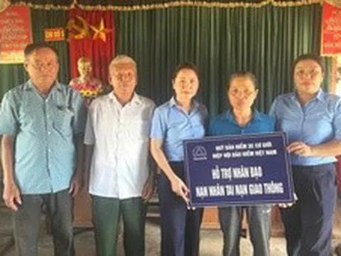 Hỗ trợ 90 triệu đồng cho gia đình 2 nạn nhân tai nạn giao thông ở Nghệ An