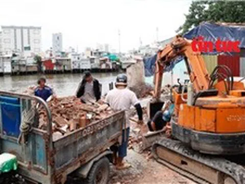 TP Hồ Chí Minh tăng tốc di dời nhà ở ven kênh để chỉnh trang đôi thị