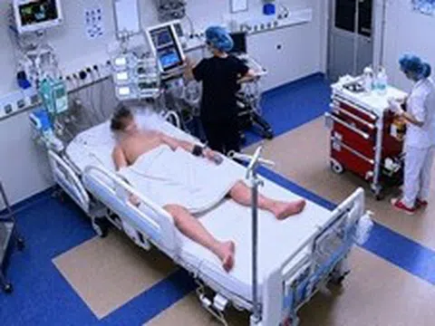 Cứu sống bé trai nhiễm viêm màng não mủ nặng