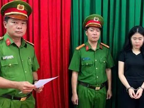 Tạm giữ nữ giám đốc bán hàng nghi giả mạo nhãn hiệu nổi tiếng