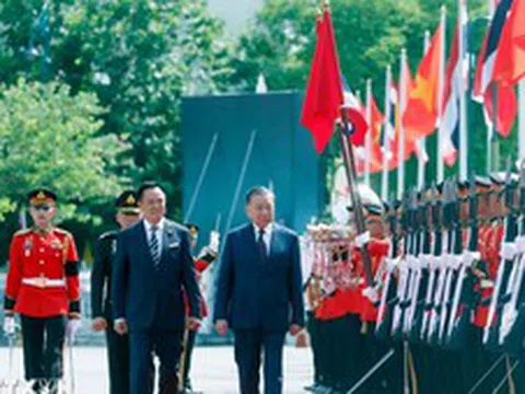 Lễ đón trọng thể Tổng Bí thư, Chủ tịch nước và Phu nhân thăm chính thức Vương quốc Thái Lan