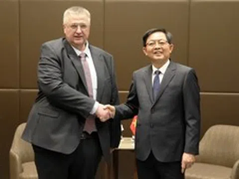 Phó Thủ tướng Hồ Quốc Dũng gặp Phó Thủ tướng Liên bang Nga Alexey Overchuk