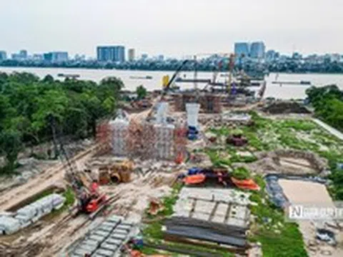 Hà Nội: Cận cảnh loạt trụ cầu vượt sông Hồng lộ diện