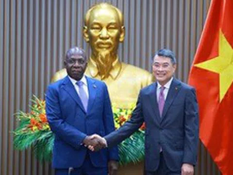 Thủ tướng Lê Minh Hưng: Đề nghị Chính phủ Angola tiếp tục hỗ trợ Tập đoàn Công nghiệp – Năng lượng Quốc gia và các doanh nghiệp Việt Nam