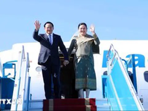 Thủ tướng Lào đến Hà Nội, bắt đầu thăm chính thức Việt Nam và dự AFF 2026