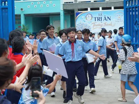 Tp.HCM: Thí sinh cười tươi rời phòng thi lớp 10, nhiều em tự tin đạt 8 điểm Văn