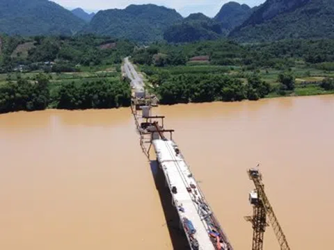 Cầu vượt sông Mã hơn 200 tỷ đồng khó về đích đúng hẹn vì vướng giải phóng tài sản công