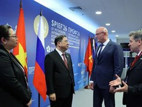 Phó Thủ tướng Thường trực Phạm Gia Túc làm việc với Phó Thủ tướng Chernyshenko và tiếp một số doanh nghiệp Nga