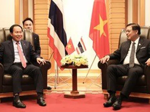 Phó Thủ tướng Chính phủ Lê Tiến Châu gặp Phó Thủ tướng Thái Lan Sihasak Phuangketkeow trong khuôn khổ Hội nghị Tương lai châu Á