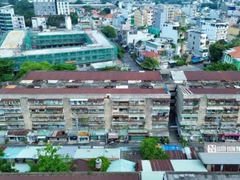 Bên trong chung cư nổi tiếng ở Tp.HCM xuống cấp nghiêm trọng, chờ ngày tháo dỡ