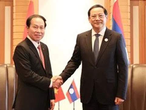 Phó Thủ tướng Lê Tiến Châu gặp Thủ tướng Lào Sonexay Siphandone