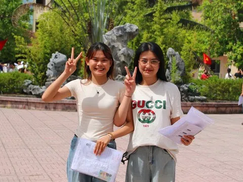 Thí sinh Nghệ An phấn khởi sau bài thi tự chọn, nhiều em tự tin đạt điểm cao