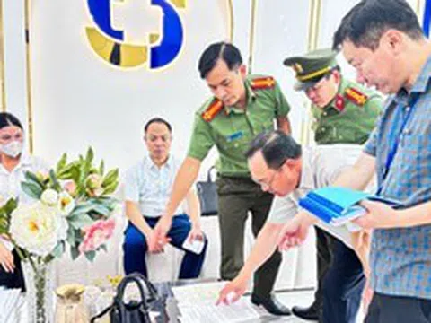 Khởi tố 12 bị can giả danh bác sỹ, chuyên gia y tế