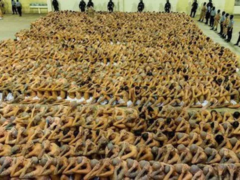 Ám ảnh cuộc sống bên trong "siêu nhà tù" khét tiếng nhất thế giới