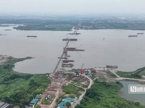 Hà Nội: Hình hài cầu vượt sông Hồng trị giá hơn 7.000 tỷ đồng sau 9 tháng