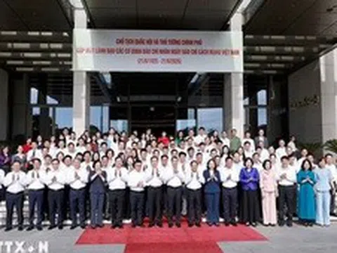 Thủ tướng Chính phủ và Chủ tịch Quốc hội gặp mặt lãnh đạo các cơ quan báo chí