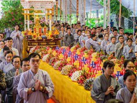 Lễ tưởng niệm, cầu siêu các anh hùng liệt sĩ tại Công viên Lê Thị Riêng