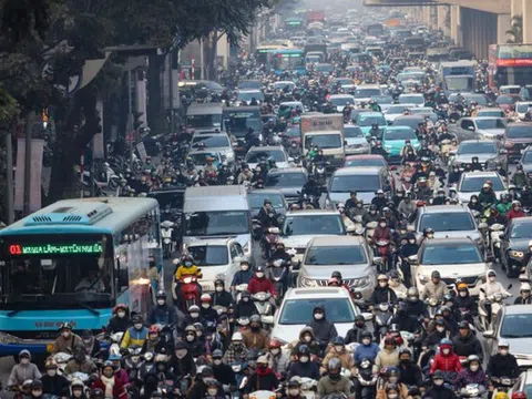 Hà Nội tăng gấp đôi mức phạt nhiều vi phạm giao thông, nghiên cứu thu phí ô tô vào nội đô