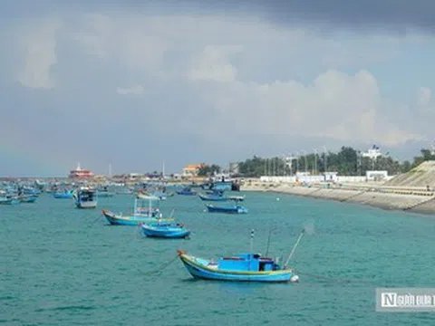 Cận cảnh khu neo đậu tránh trú bão cách đất liền hơn 100km cho tàu thuyền