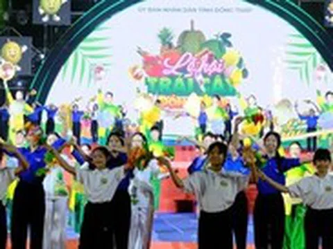 Hàng ngàn người dân check-in với các xuồng ghe đầy trái cây Đồng Tháp