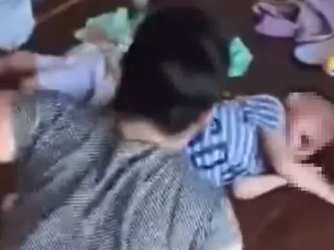Công an xác minh clip bé trai nghi bị bà nội bạo hành ở Đắk Lắk