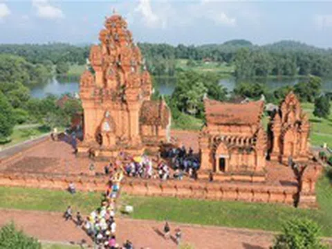 Chuyển giao Làng Văn hóa - Du lịch các dân tộc Việt Nam về UBND TP Hà Nội quản lý