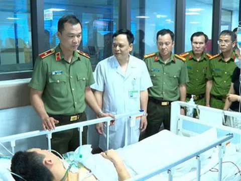 Trung tá cảnh sát bị thương khi dũng cảm khống chế đối tượng nghiện ma túy