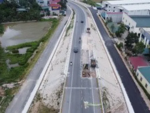 Cầu vượt đường sắt Quốc lộ 45 vừa thông xe đã sụt lún, bong tróc