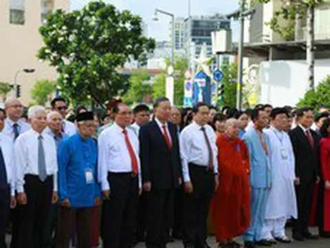 Tổng Bí thư, Chủ tịch nước Tô Lâm và lãnh đạo Đảng, Nhà nước dâng hoa tưởng nhớ Chủ tịch Hồ Chí Minh