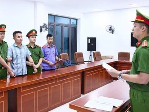 Tạm giữ một giáo viên liên quan vụ điểm toán cao bất thường ở Tuyên Quang