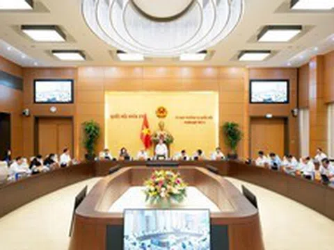 Khai mạc Phiên họp thứ tư của Ủy ban Thường vụ Quốc hội