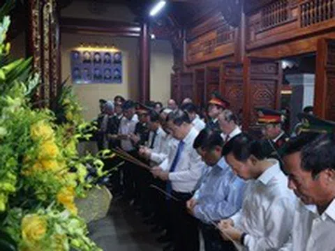 Tri ân các liệt sĩ Đại đội Pháo binh 45 tại 'toạ độ lửa' Bãi Dừa (Hà Tĩnh)