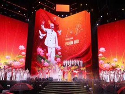 Khai mạc chuỗi hoạt động 'Tổ quốc bình yên' tôn vinh lực lượng An ninh nhân dân