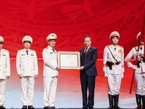 Tổng Bí thư, Chủ tịch nước: Bảo vệ an ninh theo nguyên tắc 'phát triển đến đâu, an ninh đến đó'