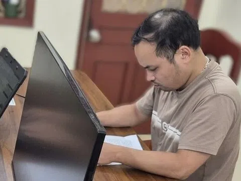 Khởi tố đối tượng bán 3.578 đôi giày thể thao giả hàng hiệu trên mạng