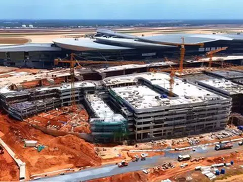 Công nhân miệt mài hoàn thiện "trái tim" sân bay Long Thành