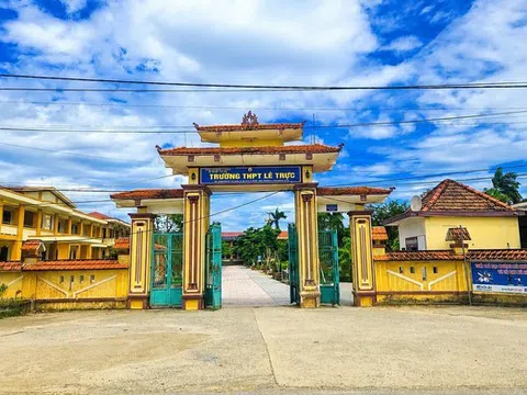 Khởi tố 2 giáo viên trường Trung học phổ thông Lê Trực