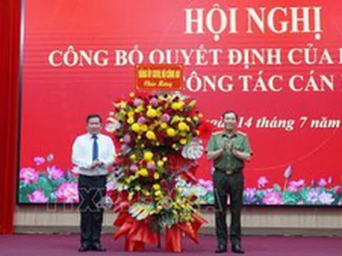 Trung tướng Đinh Văn Nơi giữ chức Phó Bí thư Tỉnh ủy An Giang, kiêm Bí thư Đảng ủy đặc khu Phú Quốc