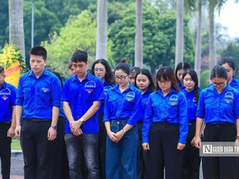 Tuổi trẻ Hội Luật gia Việt Nam dâng hương tri ân các anh hùng liệt sĩ