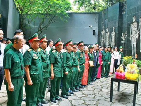 Hội Cựu chiến binh cơ quan Trung ương Hội Luật gia Việt Nam tri ân các anh hùng liệt sĩ