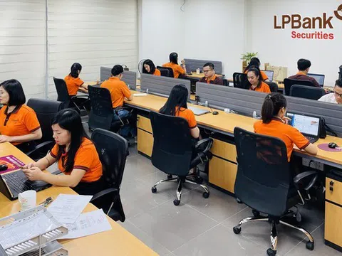 LPS chính thức giao dịch trên HoSE từ ngày 18/8, giá tham chiếu 30.000 đồng/cổ phiếu