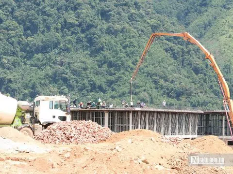 Nghệ An: Chạy đua với thời gian, đẩy nhanh tiến độ  trường liên cấp vùng biên