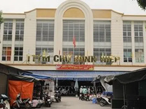 Hà Nội tăng cường xử lý hàng giả mạo nhãn hiệu tại “thủ phủ” thời trang Ninh Hiệp