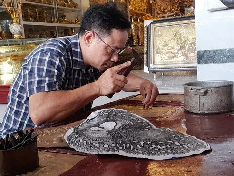 Đồng Tuấn Kiệt - Chạm văn hoá vào những bức tranh đồng mỹ nghệ cao cấp