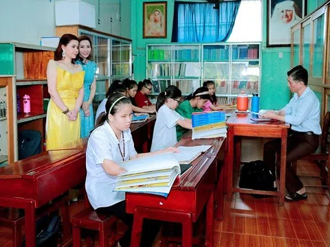 Hoa hậu Doanh nhân Hòa bình thế giới 2019 Diễm Giang : "sắc đẹp cần đi đôi với lòng nhân ái"