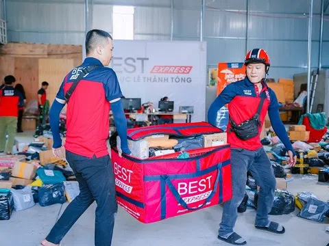 Vượt mưa gió, shipper BEST đảm bảo giao hàng nhanh chóng sau ngày sale 11.11