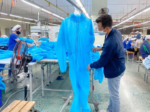 Đừng để quần áo bảo hộ y tế kém chất lượng len lỏi nơi tuyến đầu chống dịch